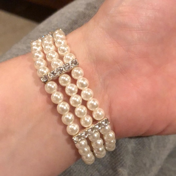 Pearl stretch bracelet custom jewelry - Picture 2 of 4
